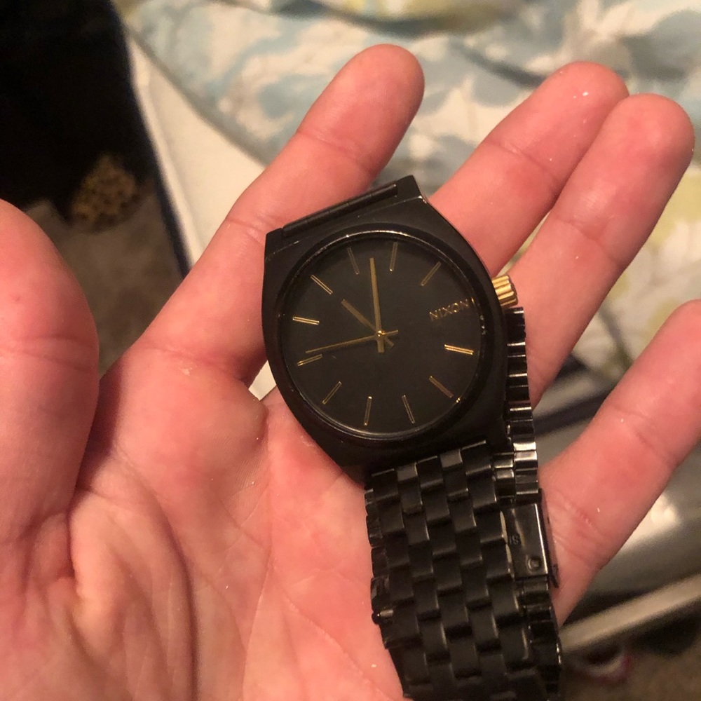 Nixon watch
